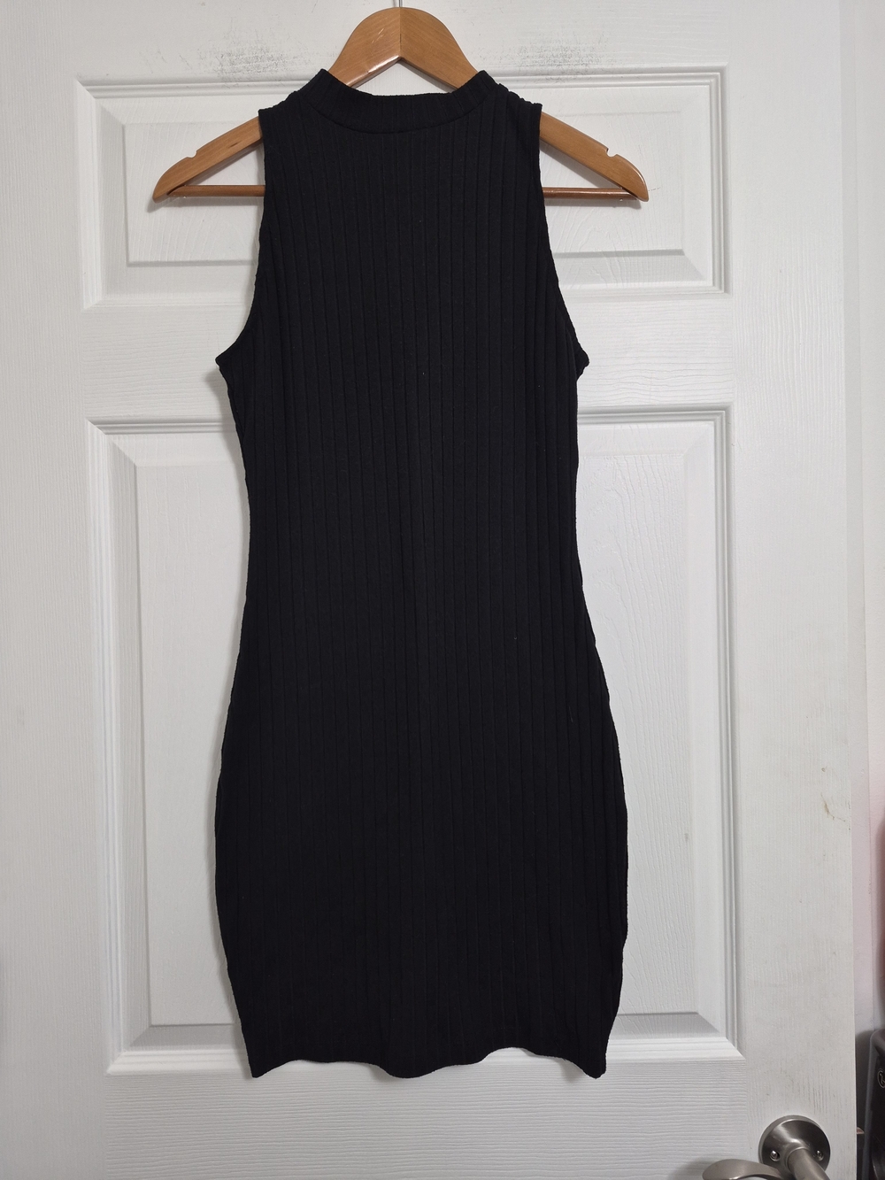 Dynamite Mock Neck Ribbed Mini Dress Ribbed Sleeveless Midi Dress in Black Size
